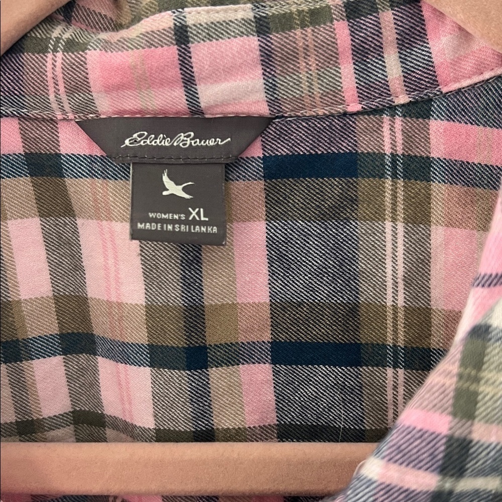 Eddie Bauer long sleeve soft button down shirt - Picture 2 of 4